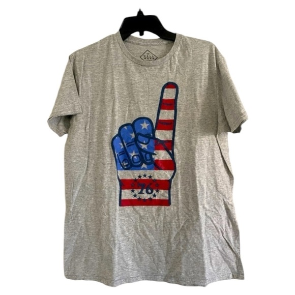 WELL WORN-Men’s Gray w/Red, White, & Blue Patriotic Number 1-1776 T-Shirt-Size L - Picture 1 of 2